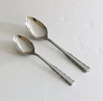 Ekco Eterna Stainless EKS54 Teaspoon Oval Soup Floral Edge Burnished. Fixed Price $8.05.