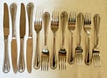 Oneida Countess 12 Pieces 4 Dinner & Salad Forks Knives. Fixed Price $28.00.