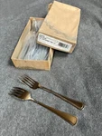2544FRSF New Oneida Needlepoint Flatware Dinner Restaurant Fork - Case Of 36. Fixed Price $84.95.
