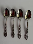 Oneida Chandelier Teaspoons Set Of 4 Very Nice Condition. Fixed Price $24.00.