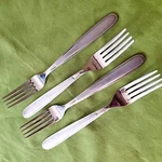 4 Dinner Forks Oneida Peninsula Castle Jordan Laura Frost Center Glossy Edge 8". Fixed Price $9.99.