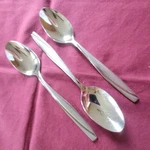 Oneida Camlynn Cleo 3 Soup Spoons Frost Handle Glossy Accents 7". Fixed Price $8.99.