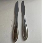 Pfaltzgraff American Bead Stainless Steel Knives SET/2. Fixed Price $17.99.