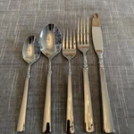 Oneida Easton 18/10 Stainless Steel 5PC. Place Setting (service For One). Fixed Price $51.99.