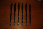 6 Reed & Barton Rebacraft RDS41 8-7/8" Stainless Steel Dinner Knives. Fixed Price $25.00.