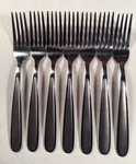 Oneida Stainless Peninsula Castle Jordan Laura Dinner Forks Set 7. Fixed Price $39.95.