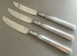 3 Modern Solid Dinner Knives Stainless Henckels Vintage 1876 Outline Edge Tipped. Fixed Price $24.99.