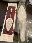 Wm. Rogers & Son Silverplate Christmas Pie Server. Fixed Price $9.99.