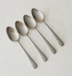 Oneida Stainless OHS107 4 Teaspoon Floral Glossy Thor. Fixed Price $13.45.
