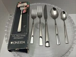 Oneida Easton - 18/10 Stainless Steel 5PC. Place Setting (service For One) No. Fixed Price $37.95.