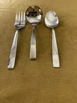(3) Serving Pieces Oneida Usa Stainless Silverware OHS293. Fixed Price $45.22.